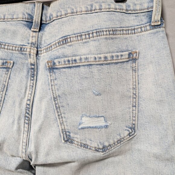Old Navy Women's Light Acid‎ Wash Boyfriend Jeans Distressed Knee Size 12 - Picture 7 of 9